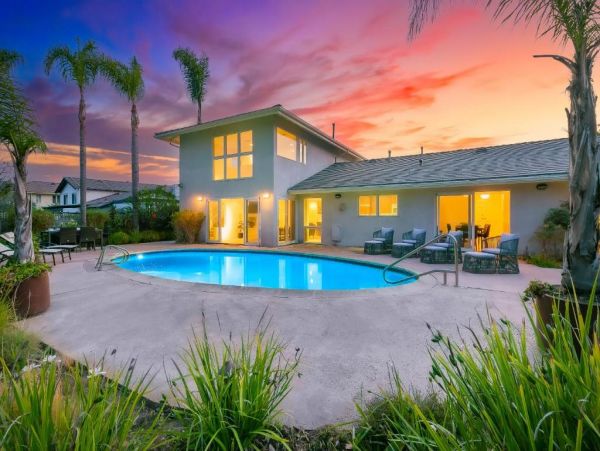 Luxury La Jolla Vacation Home Five Bedrooms & Private Pool
