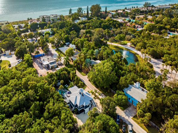 Luxury Longboat Key Walk to Beach 3 Bedroom Vacation Home