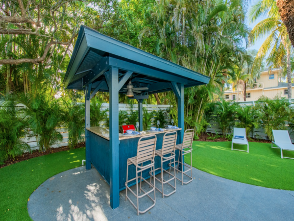 Luxury Longboat Key Walk to Beach 3 Bedroom Vacation Home