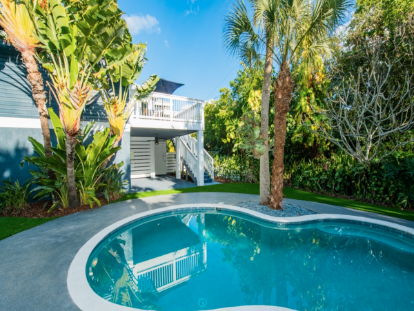 Luxury Longboat Key Walk to Beach 3 Bedroom Vacation Home