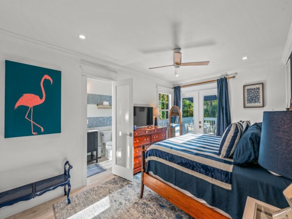 Luxury Longboat Key Walk to Beach 3 Bedroom Vacation Home