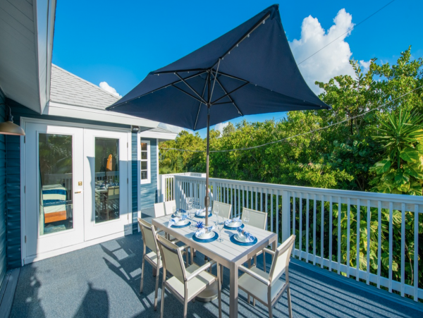 Luxury Longboat Key Walk to Beach 3 Bedroom Vacation Home
