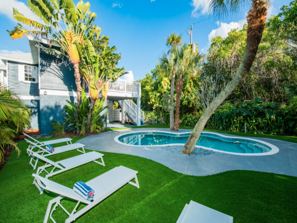 Luxury Longboat Key Walk to Beach 3 Bedroom Vacation Home