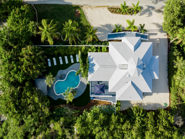 Luxury Longboat Key Walk to Beach 3 Bedroom Vacation Home