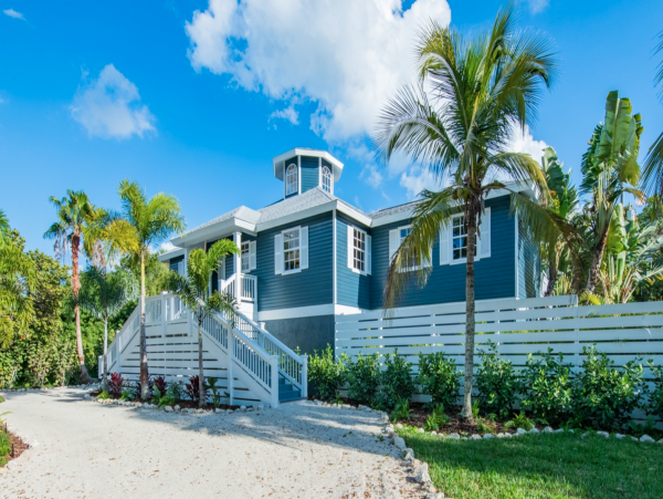 Luxury Longboat Key Walk to Beach 3 Bedroom Vacation Home