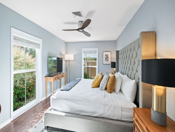 Four Bedroom Vacation Pool Home in Bradenton Sleeps 10
