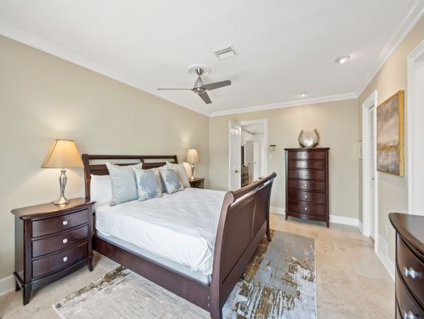 Four Bedroom Vacation Pool Home in Bradenton Sleeps 10