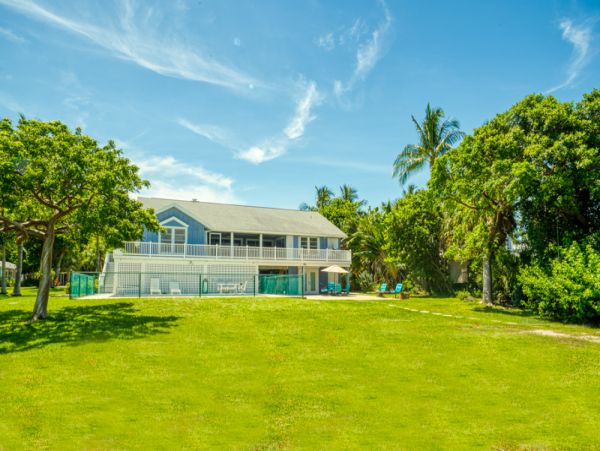 Canal View Vacation Home in Captiva Walk To Beach