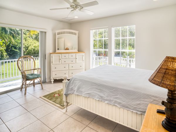 Canal View Vacation Home in Captiva Walk To Beach