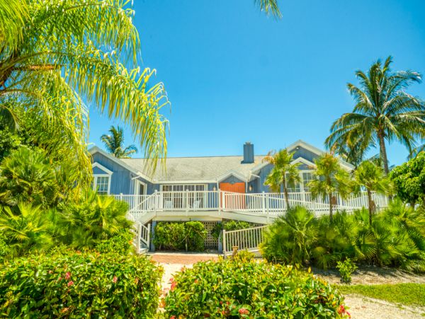 Canal View Vacation Home in Captiva Walk To Beach
