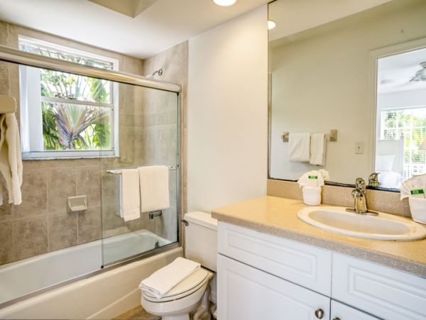 Canal View Vacation Home in Captiva Walk To Beach