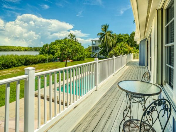 Canal View Vacation Home in Captiva Walk To Beach