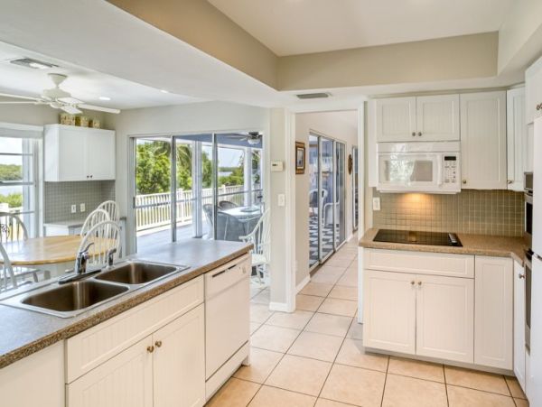 Canal View Vacation Home in Captiva Walk To Beach