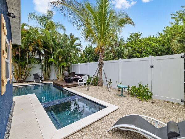 Bradenton Beach 4 Bedroom Home Private Pool Walk To Beach