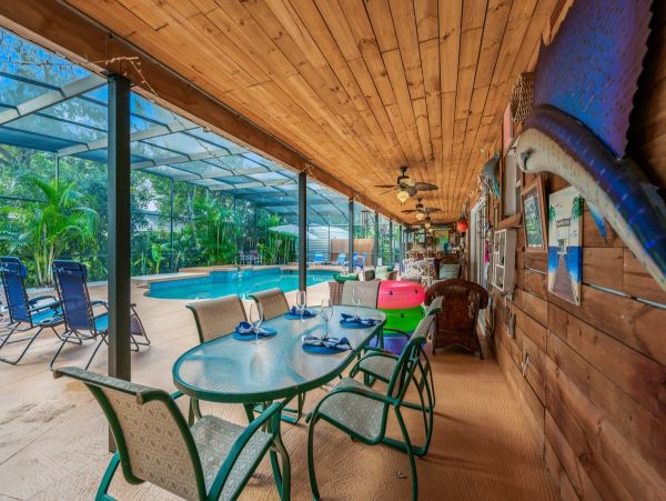 Bradenton Five Bedroom Vacation Home Caged Pool Sleeps 14