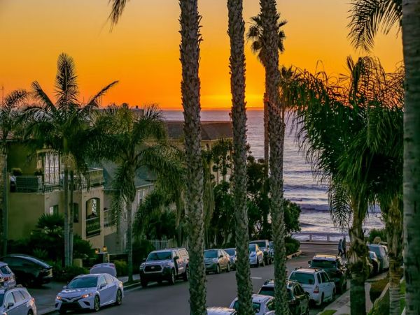 La Jolla Walk to Beach Three Bedroom Rental Home Sleeps 7
