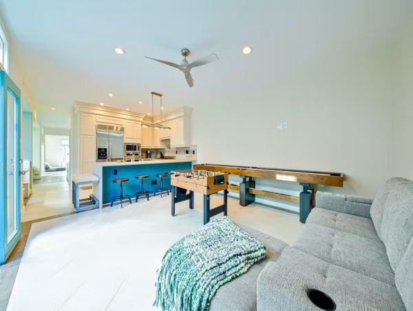 La Jolla Walk to Beach Three Bedroom Rental Home Sleeps 7