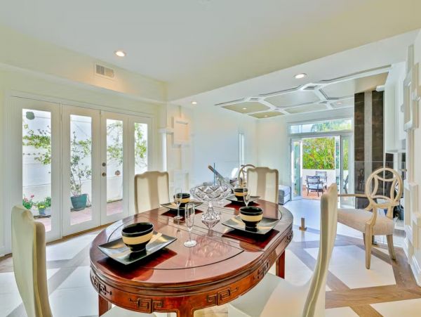 La Jolla Walk to Beach Three Bedroom Rental Home Sleeps 7