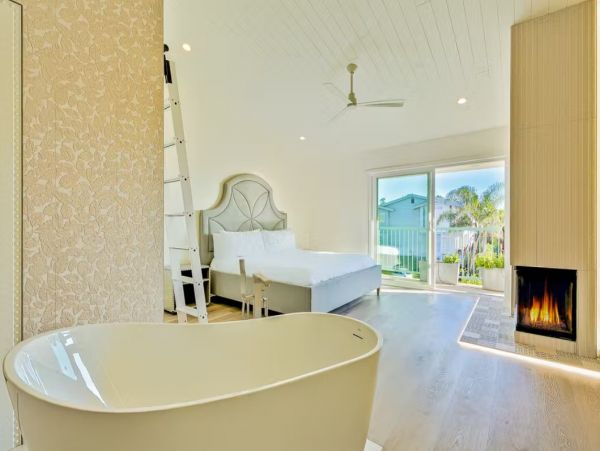 La Jolla Walk to Beach Three Bedroom Rental Home Sleeps 7