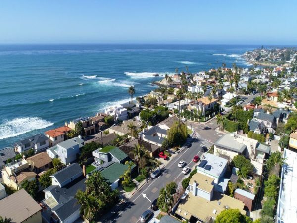 La Jolla Four Bedroom Rental with Ocean View Sleeps 10