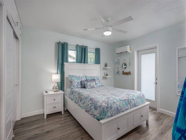 Sarasota Cozy Two Bedroom Vacation Duplex