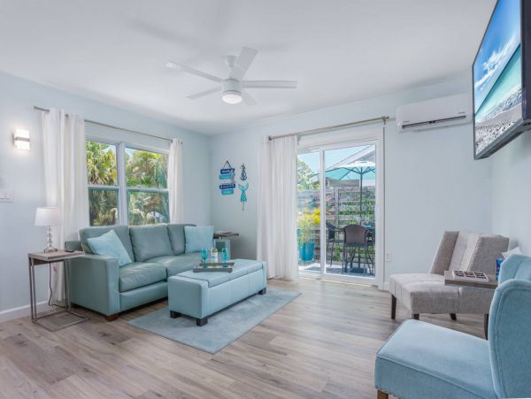 Sarasota Cozy Two Bedroom Vacation Duplex