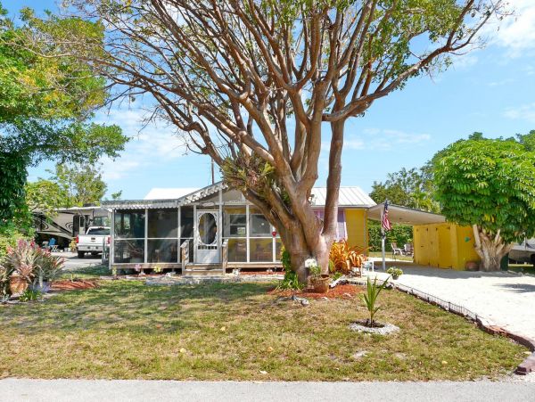 Two Bedroom Home in Marco Island Sleeps Six Guests