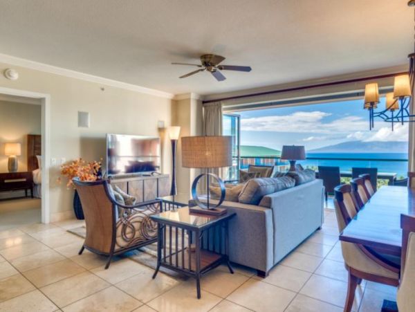 Deluxe Kaanapali Vacation Beach Condo - Amazing Views!