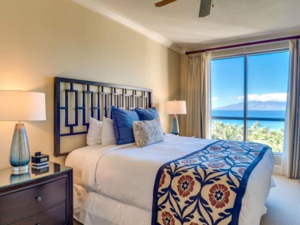 Deluxe Kaanapali Vacation Beach Condo - Amazing Views!