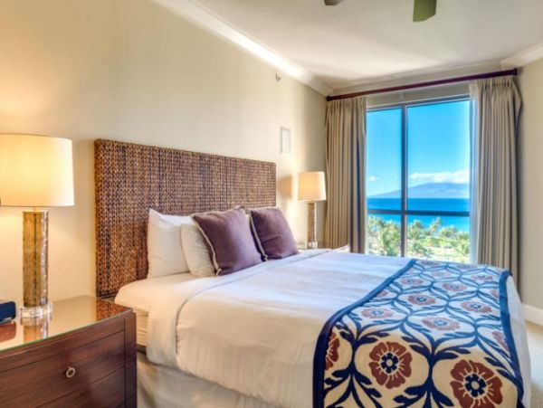Deluxe Kaanapali Vacation Beach Condo - Amazing Views!