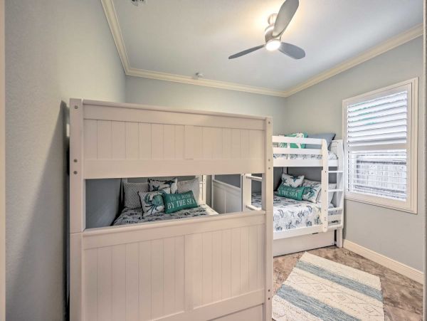 Naples Vacation Home 3 Bedrooms Sleeps 10 Guests