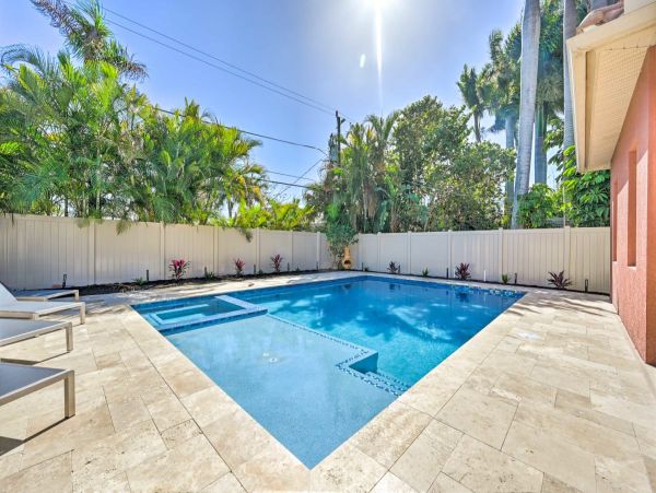 Naples Vacation Home 3 Bedrooms Sleeps 10 Guests