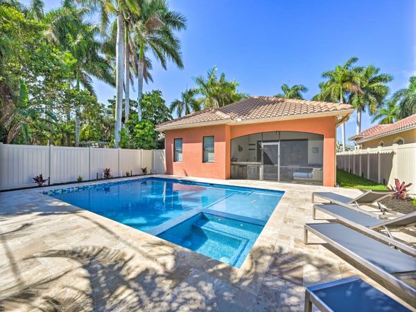 Naples Vacation Home 3 Bedrooms Sleeps 10 Guests