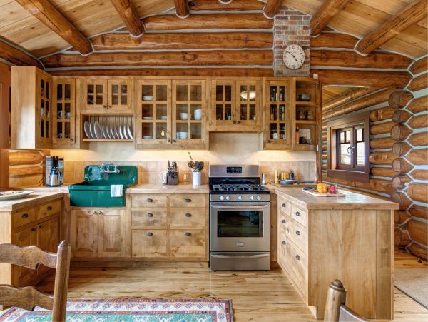 7 Bedroom, Main plus Seperate Cabins on Acres of Land