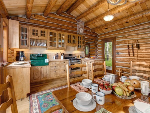 7 Bedroom, Main plus Seperate Cabins on Acres of Land