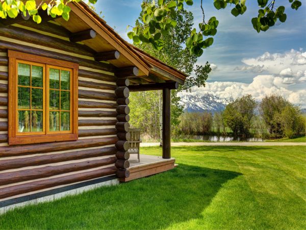 7 Bedroom, Main plus Seperate Cabins on Acres of Land
