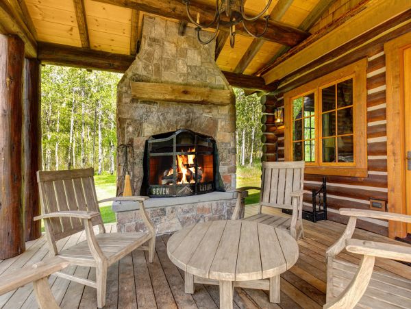 7 Bedroom, Main plus Seperate Cabins on Acres of Land