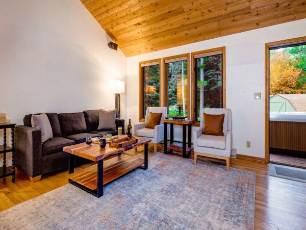 Great Wilson Vacation Home Four Bedroom