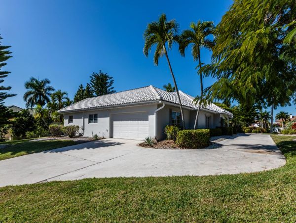 Marco Island Gorgeous Vacation Pool Home - Sleeps 10 Guests