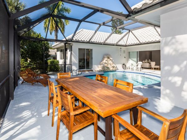 Marco Island Gorgeous Vacation Pool Home - Sleeps 10 Guests