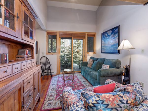 Three Bedroom Private Hot tub and Grill Ski-in Ski-out Marble