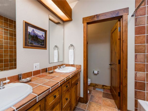 Cozy Cabin In Teton, Sleeps 8