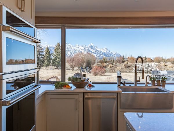 Luxurious Mountain Masterpiece Great Views of Grand Tetons
