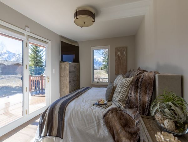 Luxurious Mountain Masterpiece Great Views of Grand Tetons