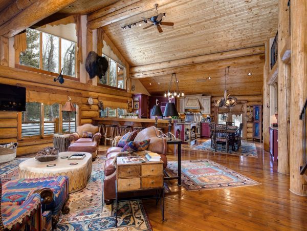 Luxurious 9 Bedroom Retreat in Jackson Hole Sleeps 18 Guests