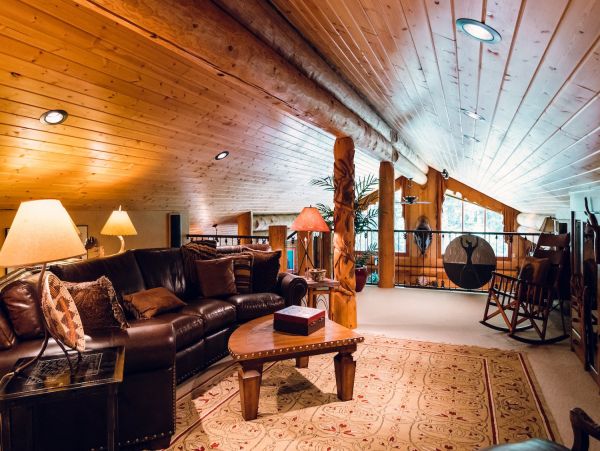 Luxurious 9 Bedroom Retreat in Jackson Hole Sleeps 18 Guests
