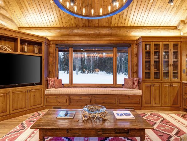 Luxurious 9 Bedroom Retreat in Jackson Hole Sleeps 18 Guests