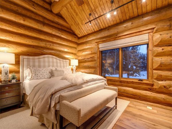 Luxurious 9 Bedroom Retreat in Jackson Hole Sleeps 18 Guests