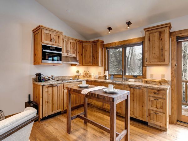 Luxurious 9 Bedroom Retreat in Jackson Hole Sleeps 18 Guests