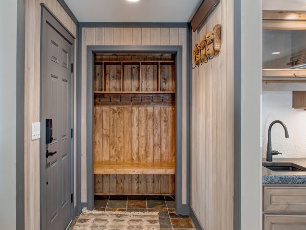 New Remodel 3 Bedroom in Teeton